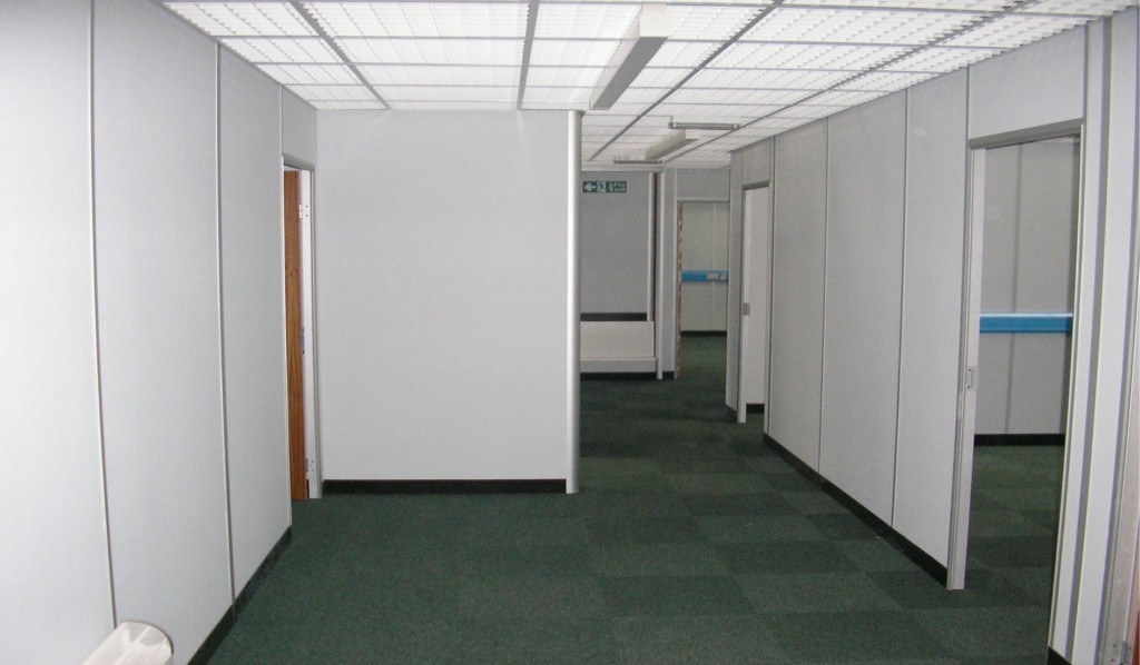 Arriba 35+ imagen office partition wall