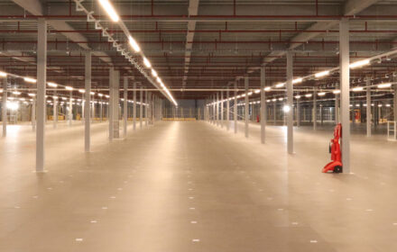 AGVs vs AMRs: Understanding the Key Differences in Warehouse Automation